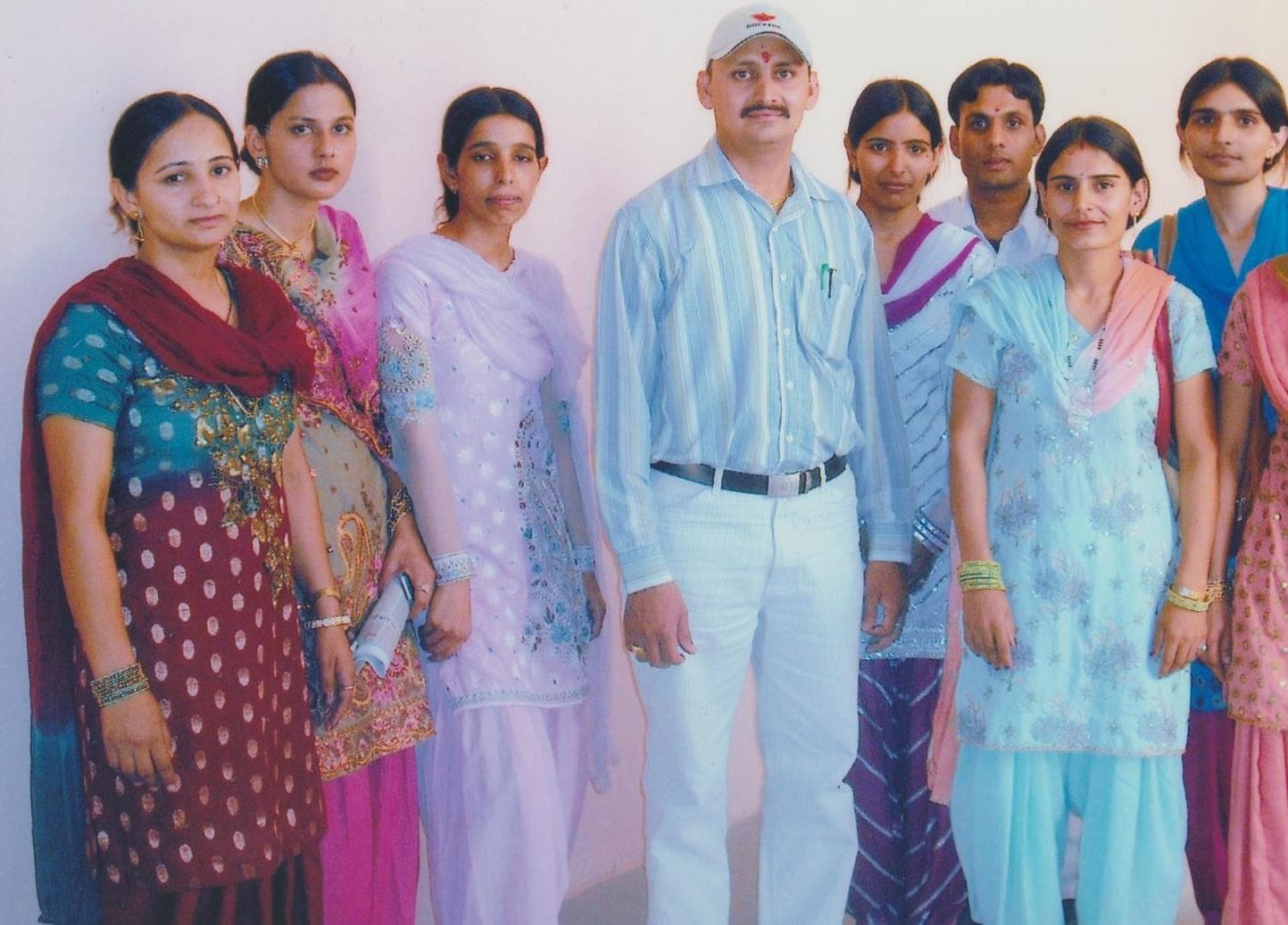 Farewell (Vidaayi) event: group photo of students and staff